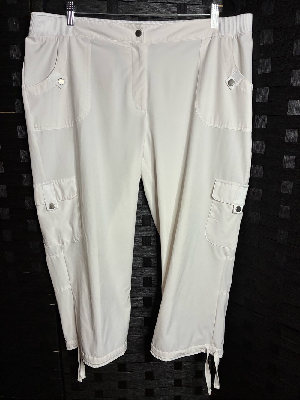 Women’s White Cargo Capris with Utility Pockets